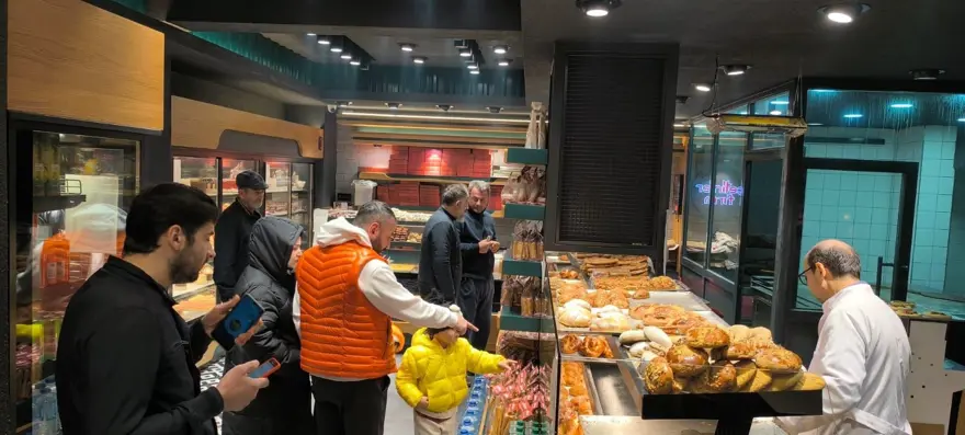 Davulcularının sahur mesaisi başladı 2 Davulcularının sahur mesaisi başladı 2