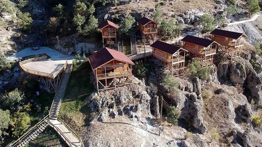 bolu seben, kaya evleri, bungalov evler, bolu'da konaklama, bolu kaya evler 2