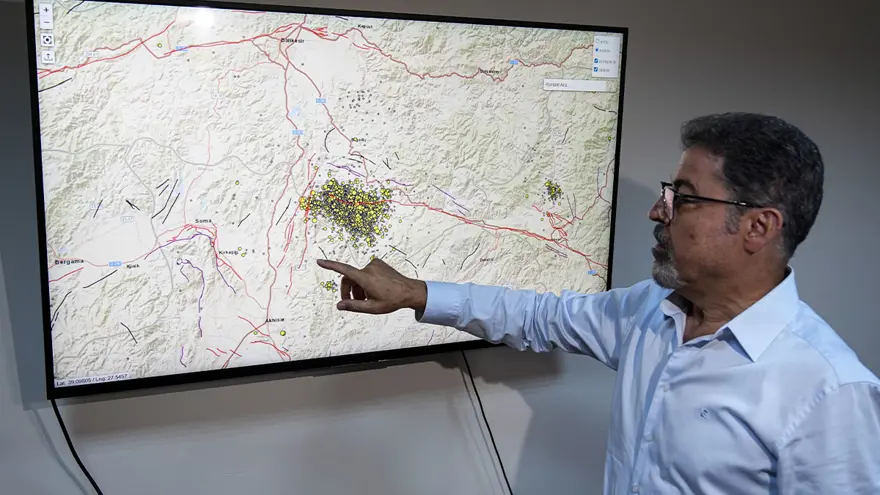 "SINDIRGI'DA DEPREM AKTİVİTESİ SONLANDI" 3