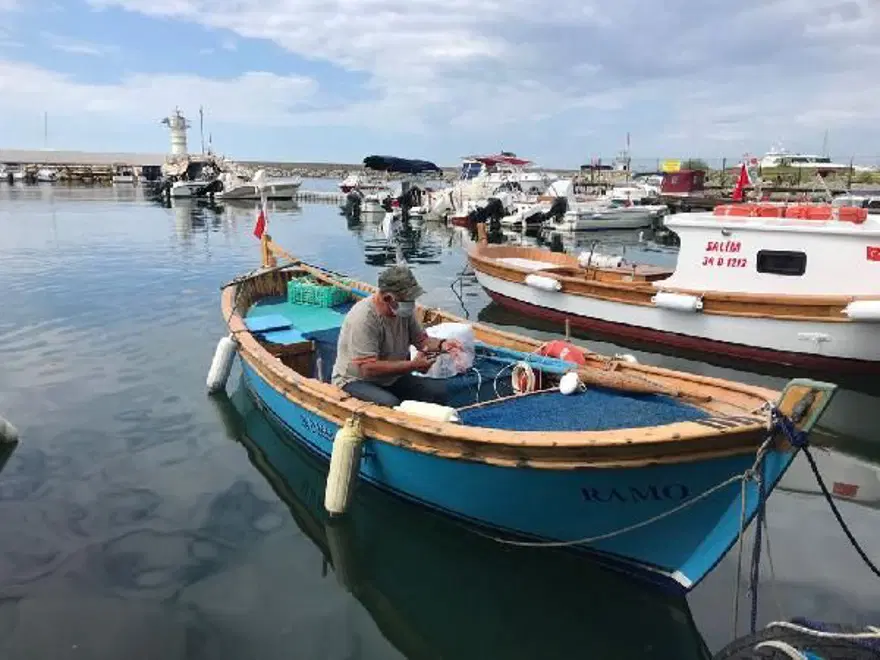 Deniz salyasıyla kaplanan Mudanya Yat Limanı, havadan görüntülendi 18