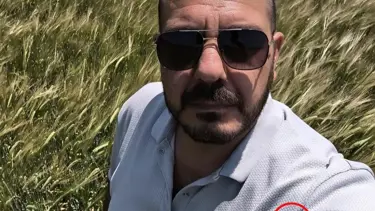 Hayat kurtaran selfie: Çektiği fotoğrafta keneyi fark etti