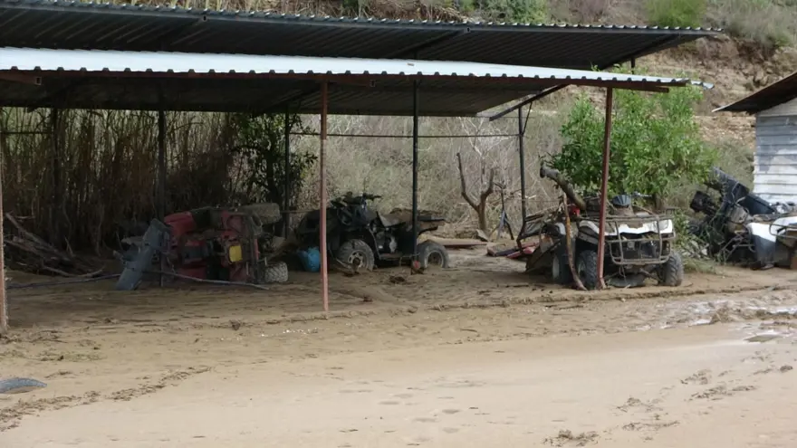 Sel safari istasyonunu vurdu, onlarca ATV kayıp 6