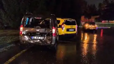 Yağmur sonrası zincirleme trafik kazası