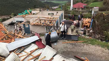 Kahramanmaraş'ta sağanak ve fırtına hayatı olumsuz etkiledi