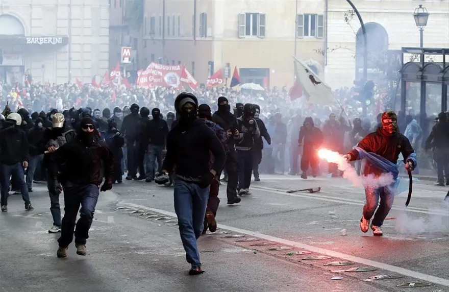 İtalya'da tepki çeken müdahale 25