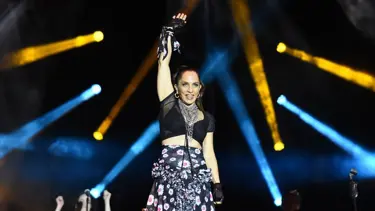 Sertab Erener yeni albümünün konserini Yenikapı'da verdi