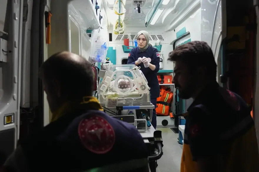 Yenidoğançetesi skandalı | Anne ve babaları böyle tuzağa çekmişler: “Kuvözde bebeğiminölü halini gösterdiler” 3