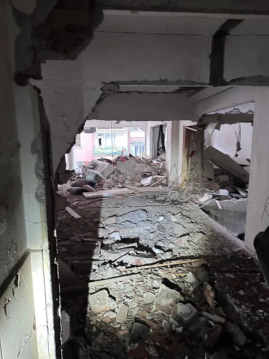 Çorum'da bir binada doğalgaz patlaması: 1 can kaybı, 33 yaralı 15