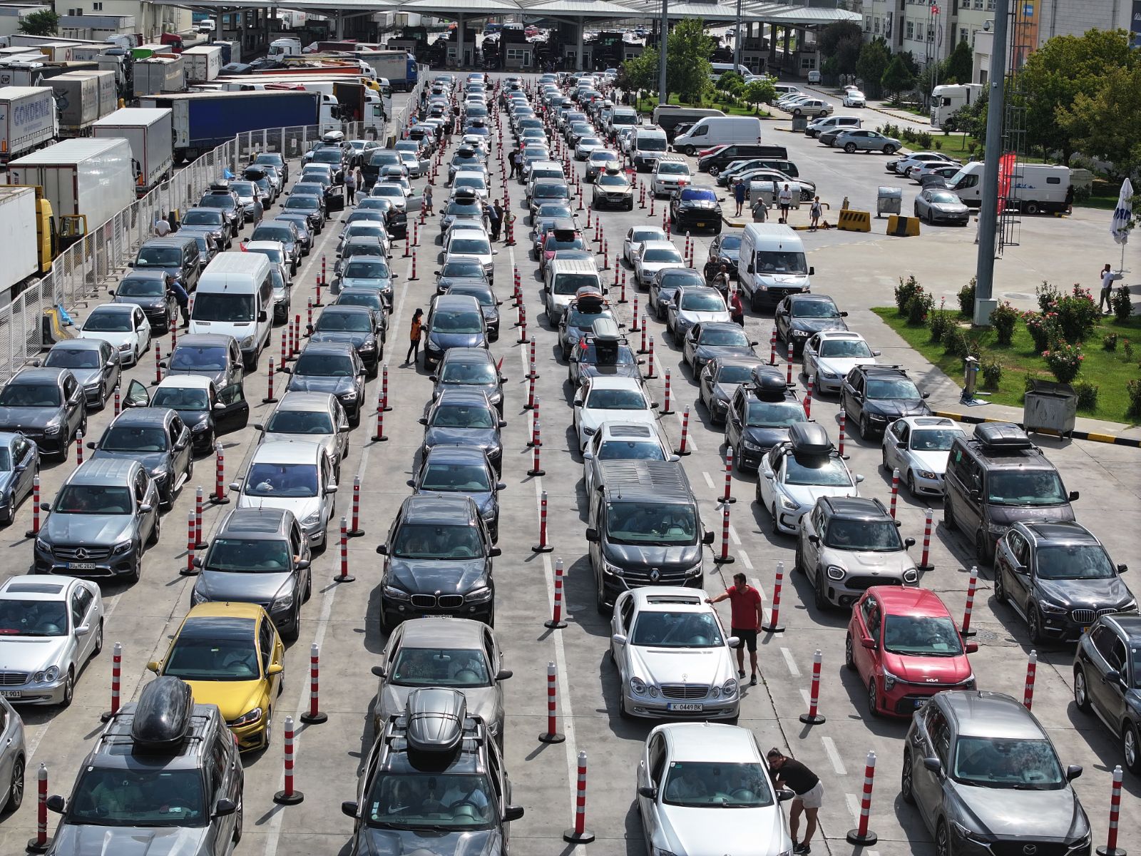 Yıllık izinler bitti, dönüş yoluna geçtiler: Kapıkule adım adım