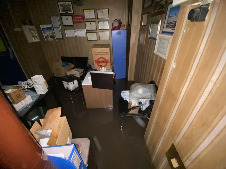 Ardahan'da şiddetli yağış! İş yerleri su altında kaldı 6 Ardahan'da şiddetli yağış! İş yerleri su altında kaldı 6