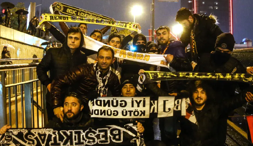 Taraftarlar Beşiktaş'taki saldırıları protesto etmek için yürüdü 18