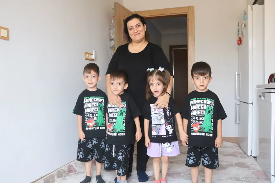 6 yıl sonra evlat hasretleri sonlanmıştı: Dördüzler okula başladı 1