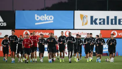 Beşiktaş, Wolverhampton maçına hazır (Yönetimden Ümraniye'ye çıkarma)