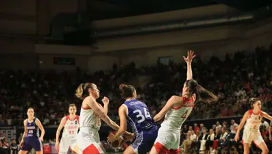 A Milli Kadın Basketbol Takımı, Slovakya'yı farklı geçti