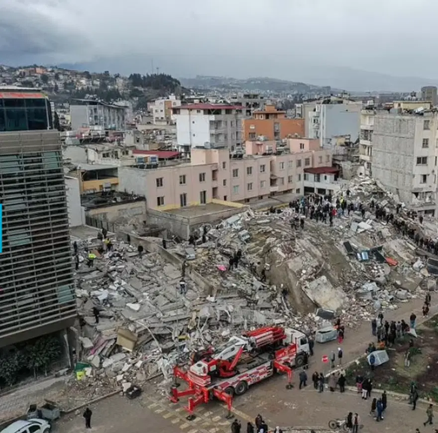 Kahramanmaraş merkezli depremlerin öncesi ve sonrası: Fotoğraflar büyük yıkımı acı bir şekilde gösteriyor 17