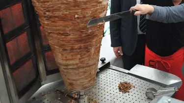 Karabük'te 13 kişi tavuk dönerden zehirlendi