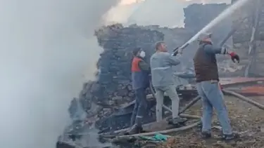 Kütahya'da yedi ev dört hayvan barınağı kül oldu
