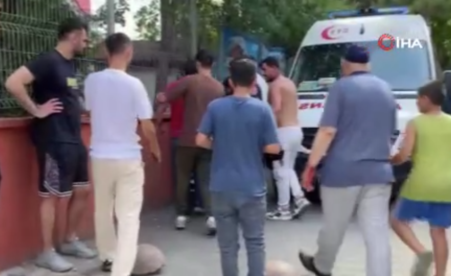 İstanbul'un göbeğinde iki grup arasında silahlı çatışma 