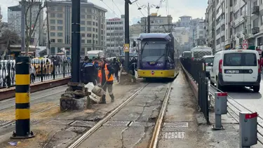 Fatih'te tramvay raydan çıktı