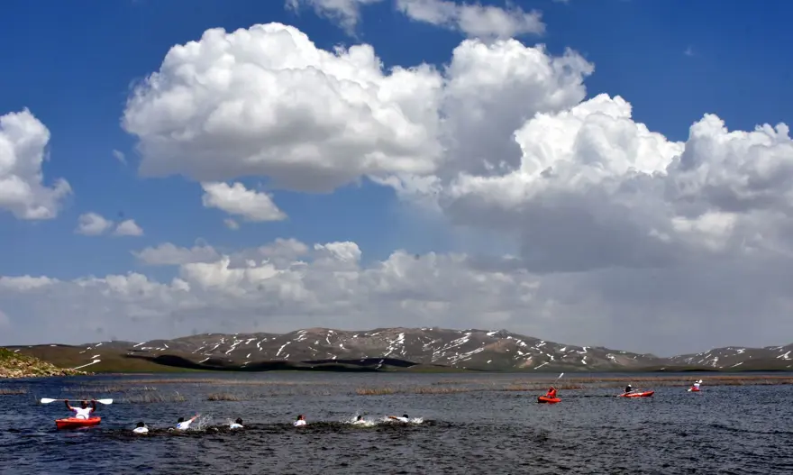 keşiş gölü, van gezilecek yerler, erek dağı, van kano 6