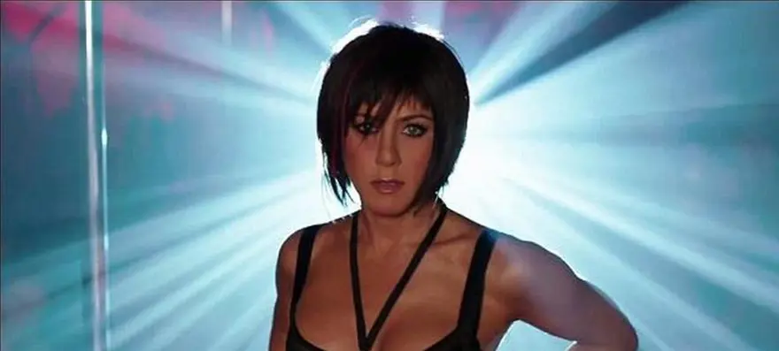 Yeni filminde striptizci oldu 4