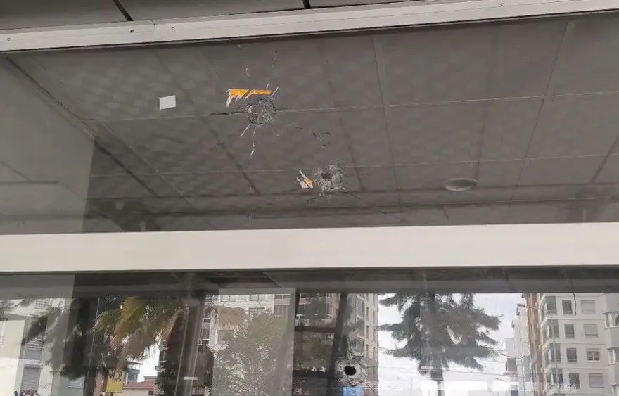 İzmir’desilahlı saldırı: Biri kurşunladı, diğeri video çekti 