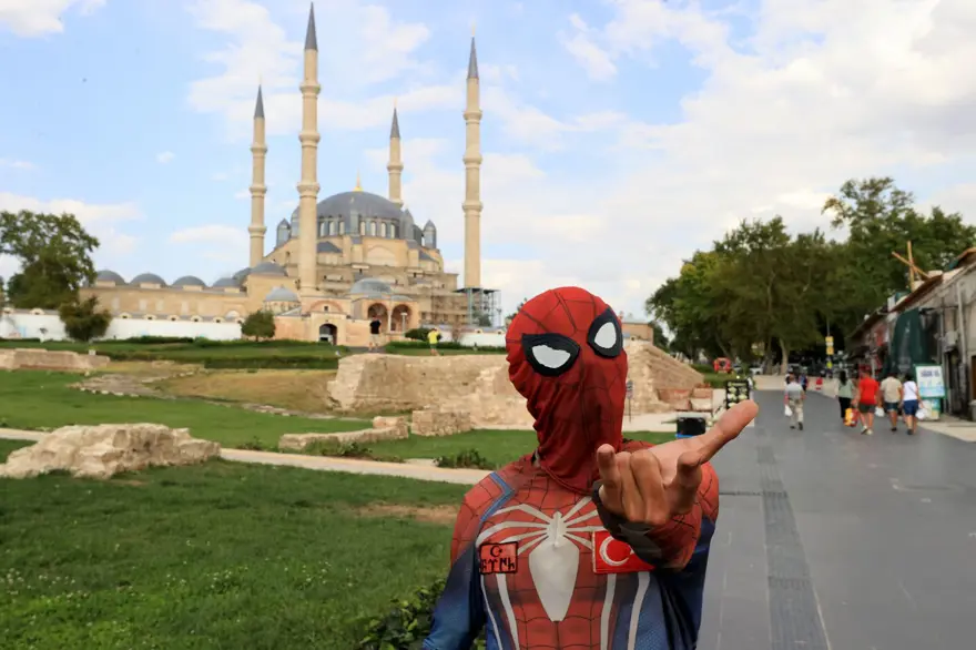 Türkiye'yi gezen yerli Spiderman'in 39. durağı Edirne oldu 12