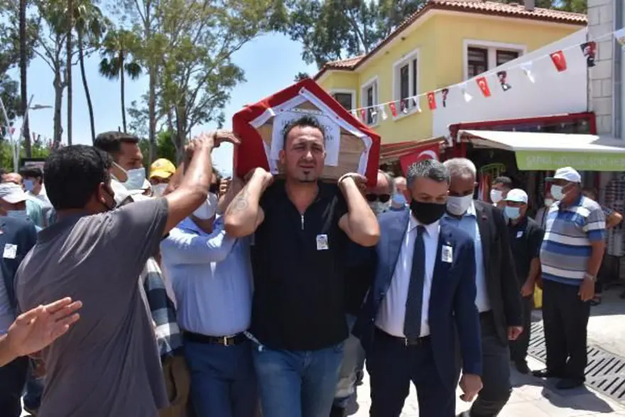 RÜZGAR TERS YÖNDE ESİNCE ALEVLERİN ARASINDA KALMIŞLAR 7