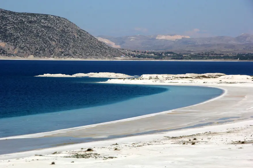Normalleşme süreciyle Salda Gölü'nde ziyaretçi yoğunluğu 9
