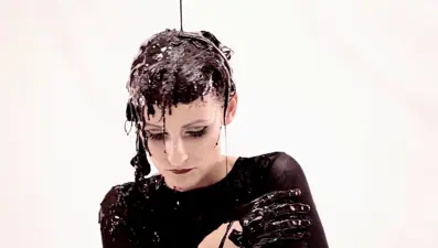 Kanserle mücadelesini video ile anlattı (8 Mayıs Yumurtalık Kanseri Farkındalık Günü)