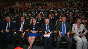 CHP Tüzük Kurultayı'nda belediye başkanlarının söz hakkı tartışması