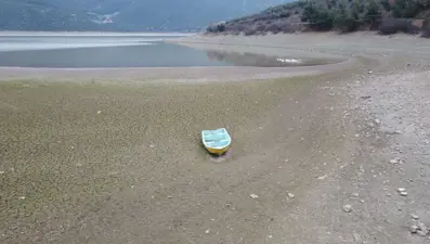 Bursa’da tarımın can damarı Gölbaşı Barajı büyük ölçüde kurudu