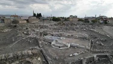 Tyana Antik Kenti'nde bin 500 yıllık vaftizhane gün yüzüne çıkıyor