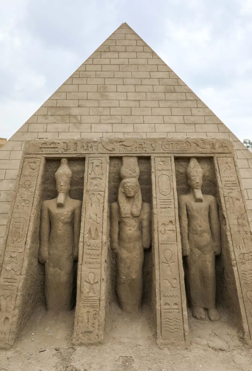 5 yıldır ayakta olan kumdan Keops Piramidi, Guinness'e aday 5