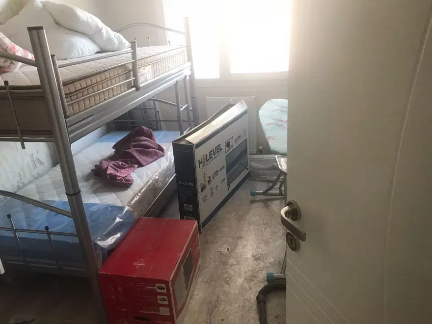 Kiracının terk ettiği evden kilolarca çöp çıktı 3
