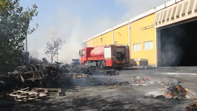 Kilis'te kauçuk fabrikasında yangın