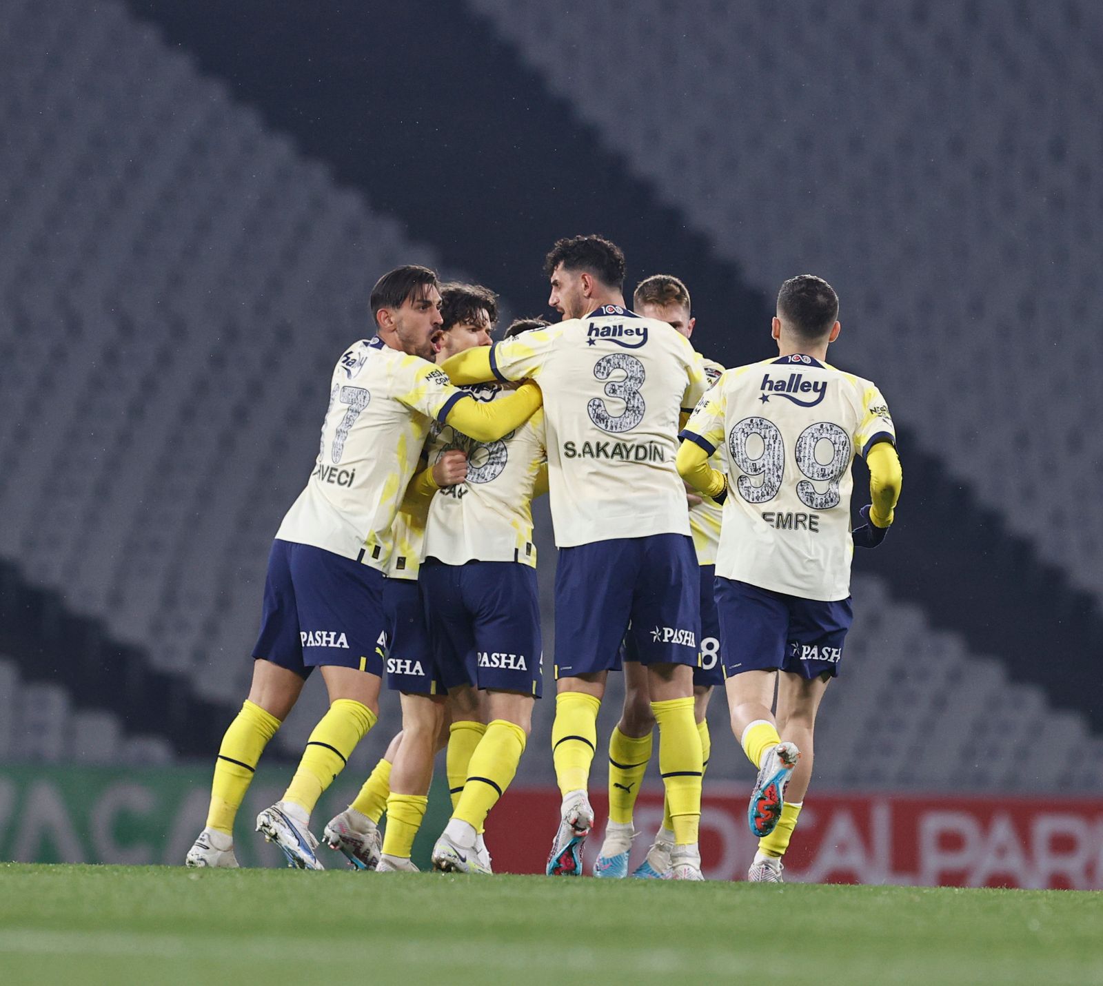 Fenerbahçe'nin eski yıldızından olay sözler: "O gitmeden milli takıma dönmem!"