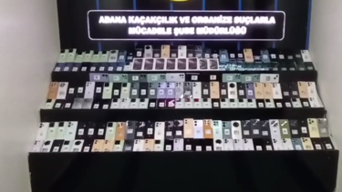 Yolcu otobüsünde 4 milyonu TL'yi aşkın kaçak telefon ele geçirildi