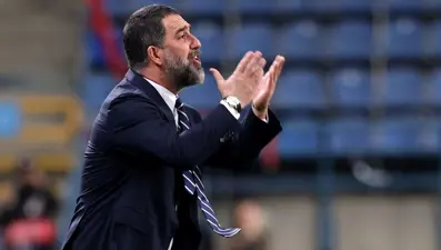 Ezeli rakibi, Arda Turan'ın takımını eledi