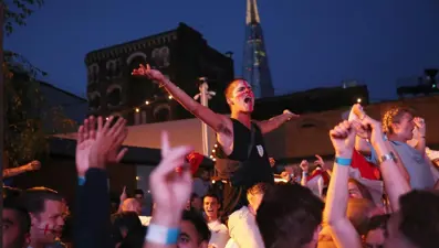 Londra'da İngiliz taraftarların zafer kutlaması