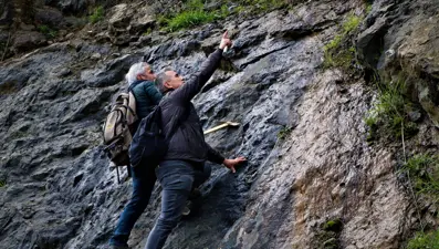 Onlar süs taşı avcıları: Komando gibi dağlarda gezerek süs taşı arıyorlar