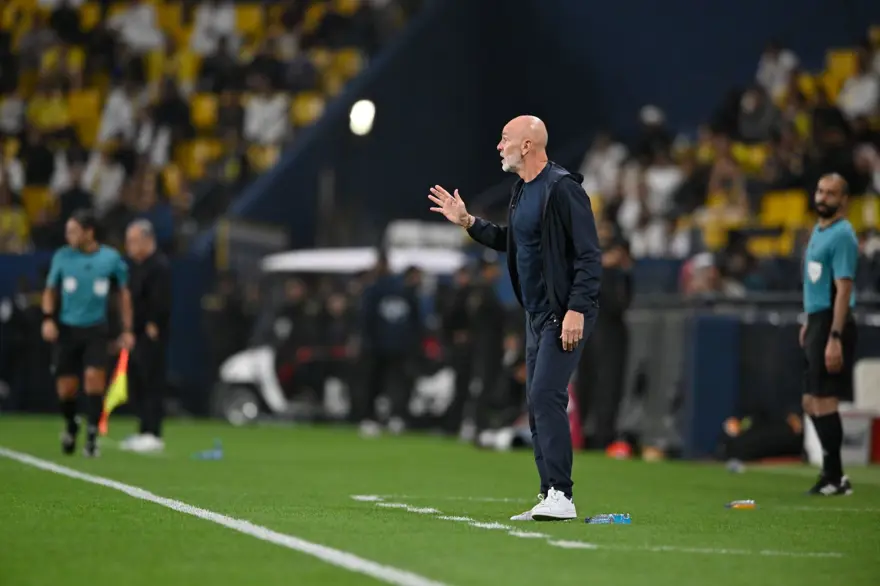 Cristiano Ronaldo'nun fileleri sarstığı maçta Fatih Terim galibiyete izin vermedi: 4 gol, 1 kırmızı kart 12 Cristiano Ronaldo'nun fileleri sarstığı maçta Fatih Terim galibiyete izin vermedi: 4 gol, 1 kırmızı kart 12