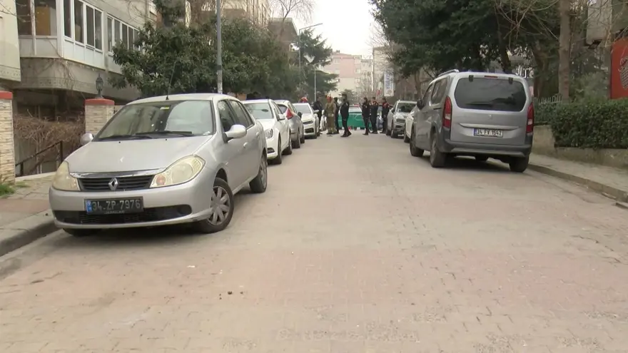 Park halindeki araçta ceset bulundu 4