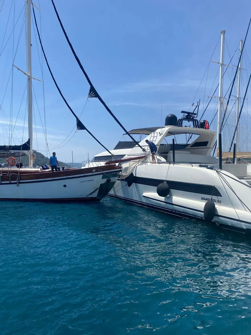 Göcek'te milyonluk kaza: Lüks motoryata çarptı Göcek'te milyonluk kaza: Lüks motoryata çarptı