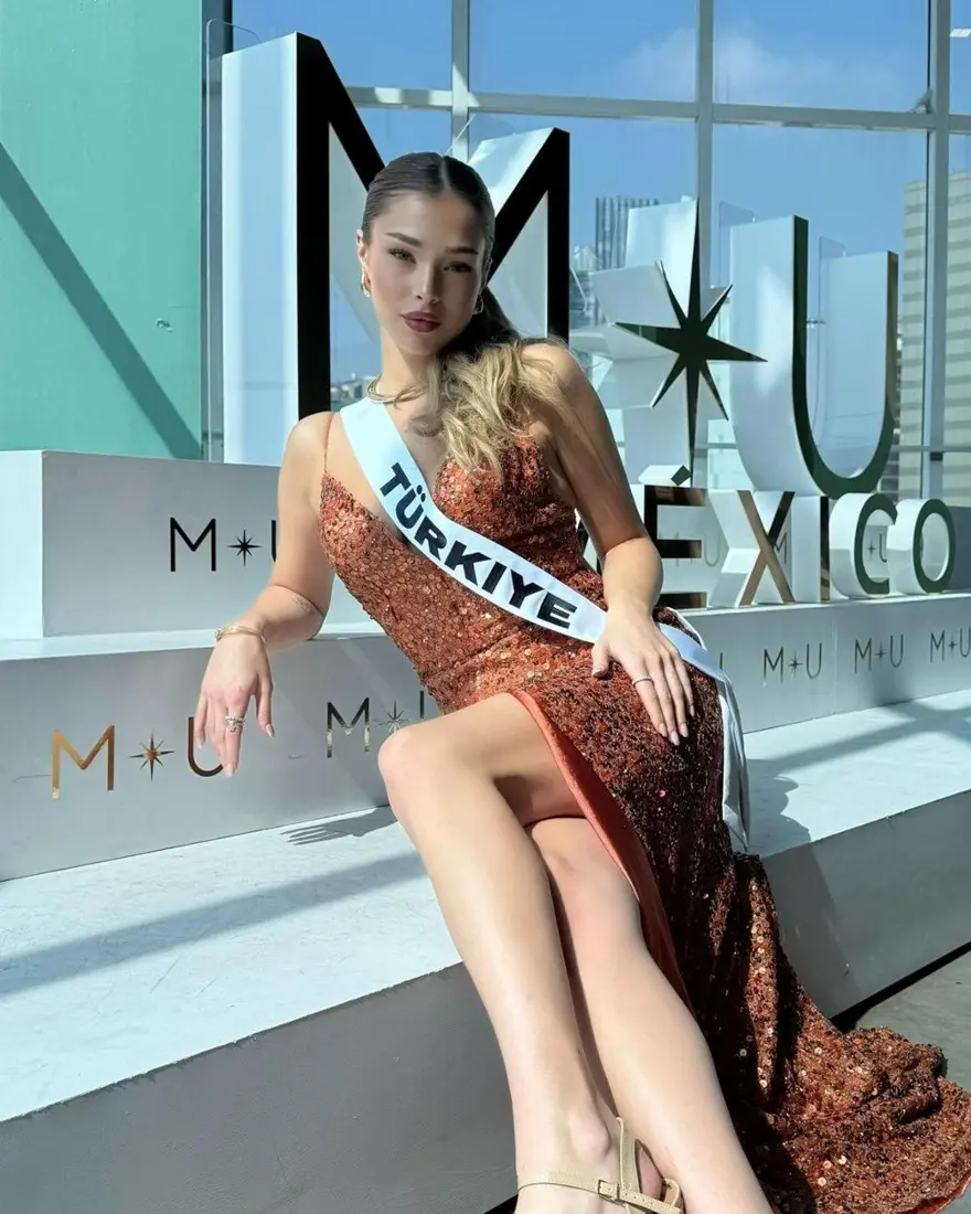 Miss Universe'de Türkiye'yi temsil etmişti! Ayliz Duman 2 yıl önce 90 kiloymuş... Görüntülerini paylaştı 3 Miss Universe'de Türkiye'yi temsil etmişti! Ayliz Duman 2 yıl önce 90 kiloymuş... Görüntülerini paylaştı 3