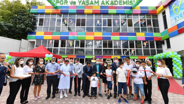 Engelsiz bir hayat için el ele