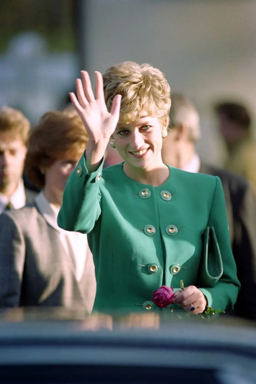 CHURCHILL’İN ELİ DE SATILACAK 3 CHURCHILL’İN ELİ DE SATILACAK 3