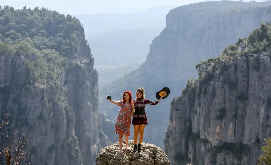 Türkiye'nin cennet köşesi turist akınına uğruyor! İskandinav ülkelerinin fiyortlarından farksız... 1