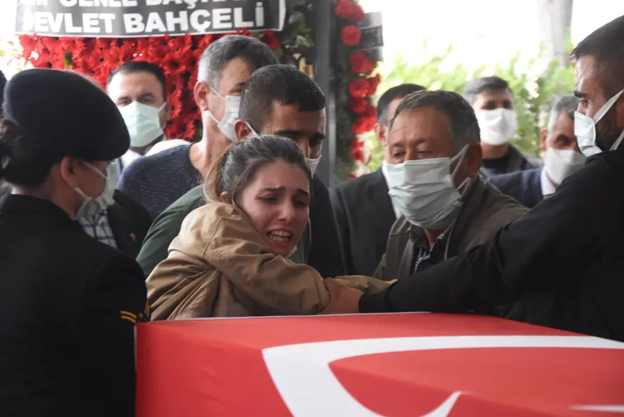 Şehit Teğmen Mehmet Kıvık, son yolculuğuna uğurlandı 10