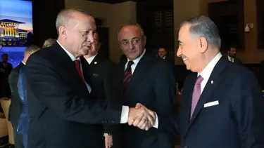 SON DAKİKA HABERİ: Cumhurbaşkanı Erdoğan'dan Galatasaray Başkanı Cengiz'e "geçmiş olsun" telefonu